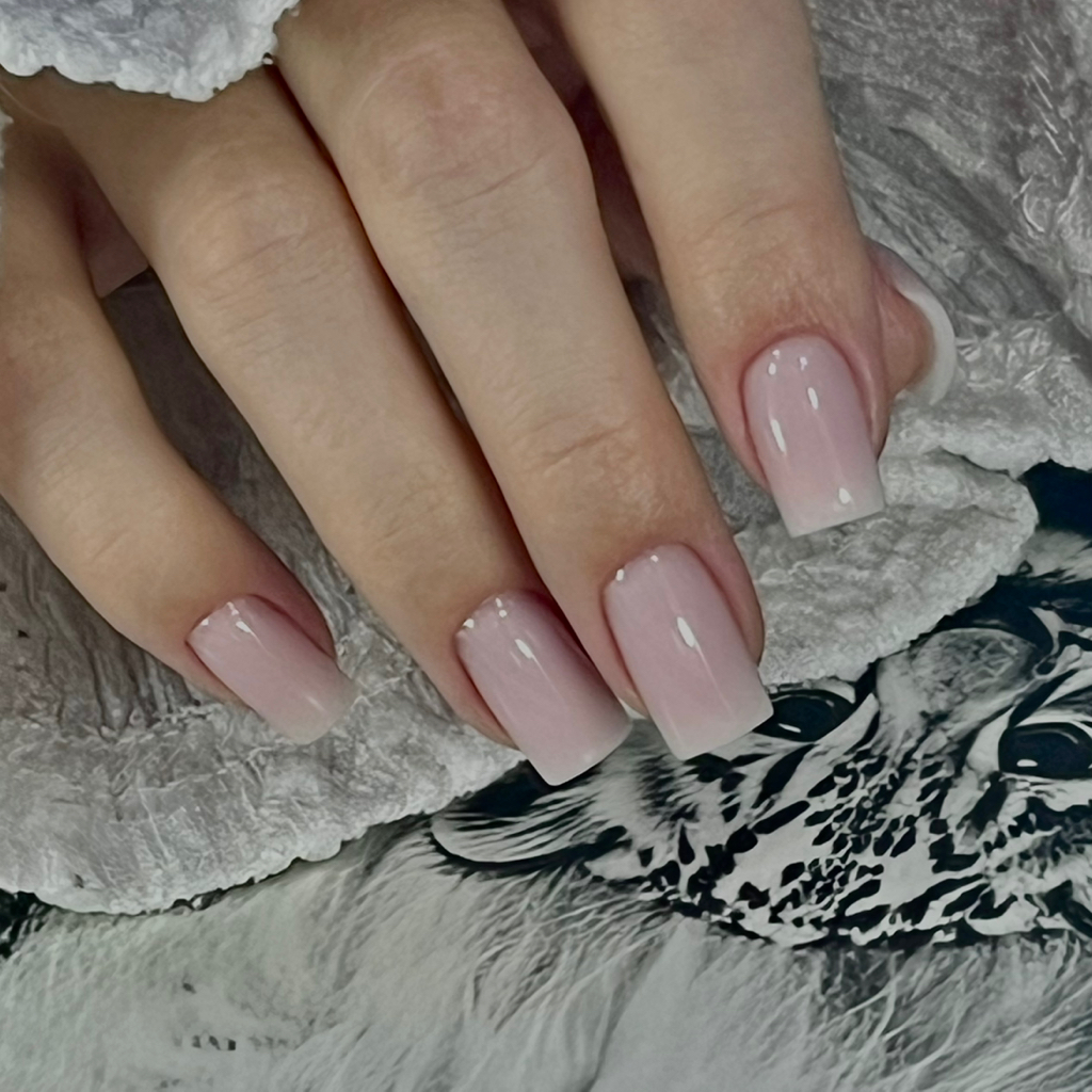 Маникюр с покрытием