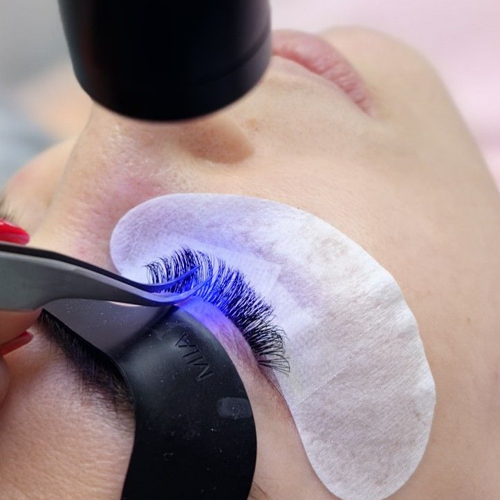 LED-İpek Kirpik 4-5D (LED-наращивание ресниц 4-5D)