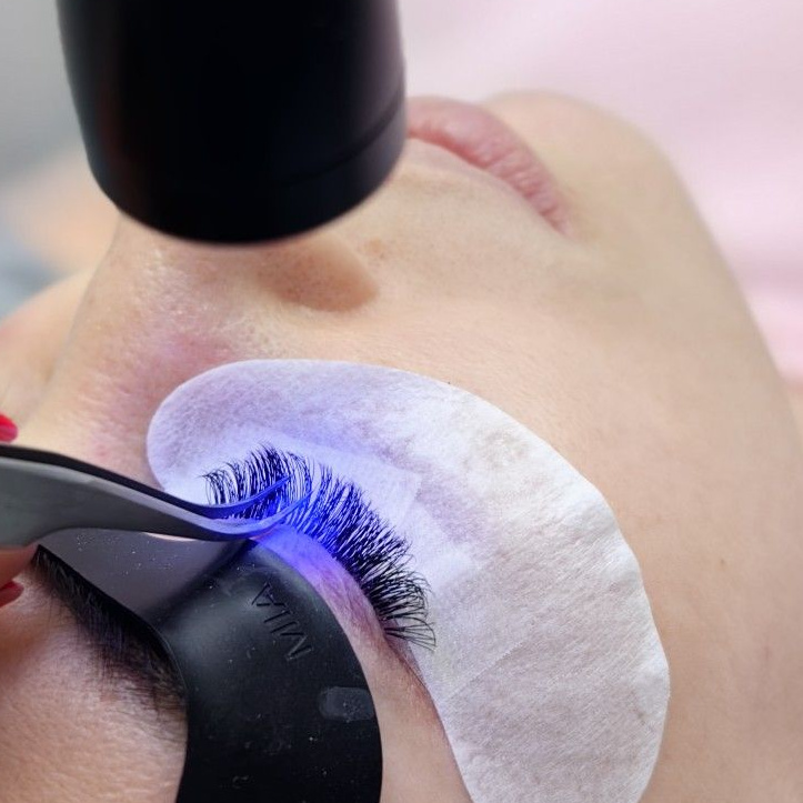 LED Klasik İpek Kirpik (LED Классическое наращивание ресниц)