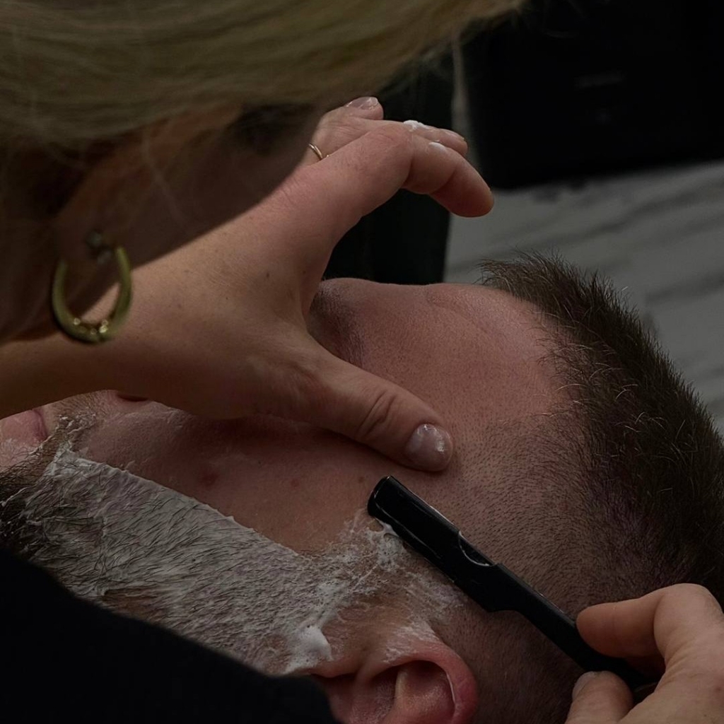 Моделирование бороды и опасное бритьё