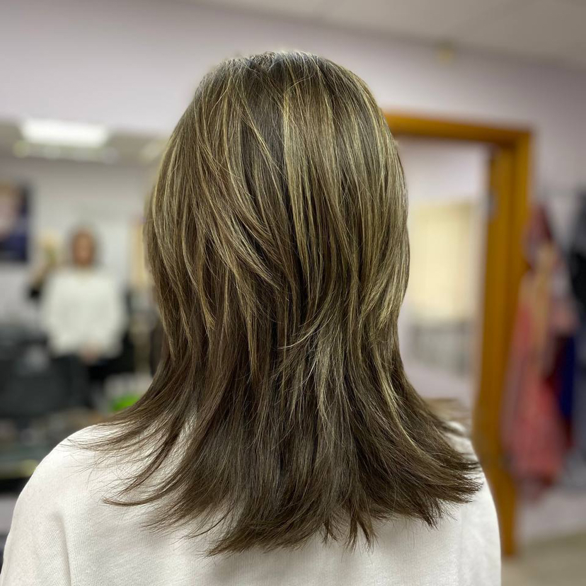 Стрижка женская на средние волосы