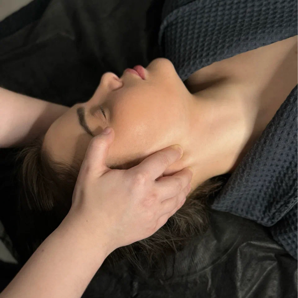 Лимфодренажный массаж лица