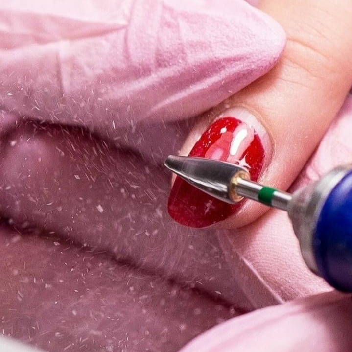 Снятие наращенных ногтей