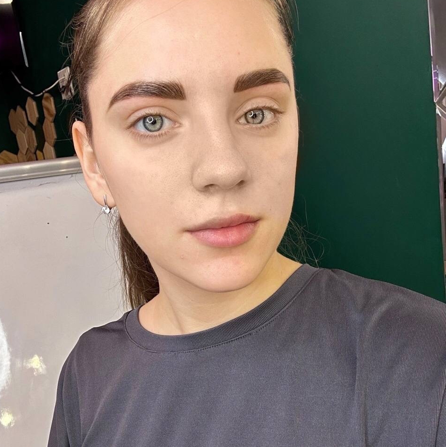 Окрашивание бровей