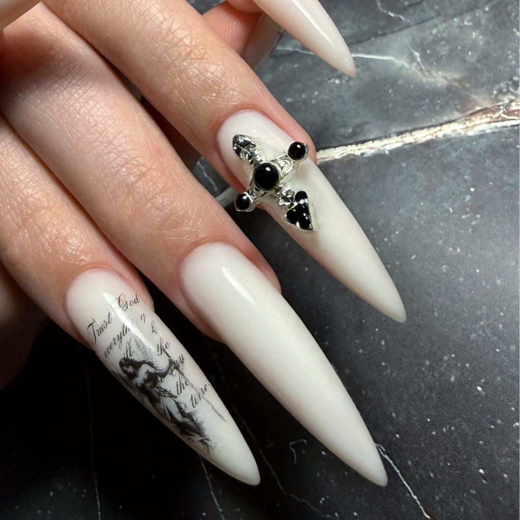 Наращивание ногтей XL