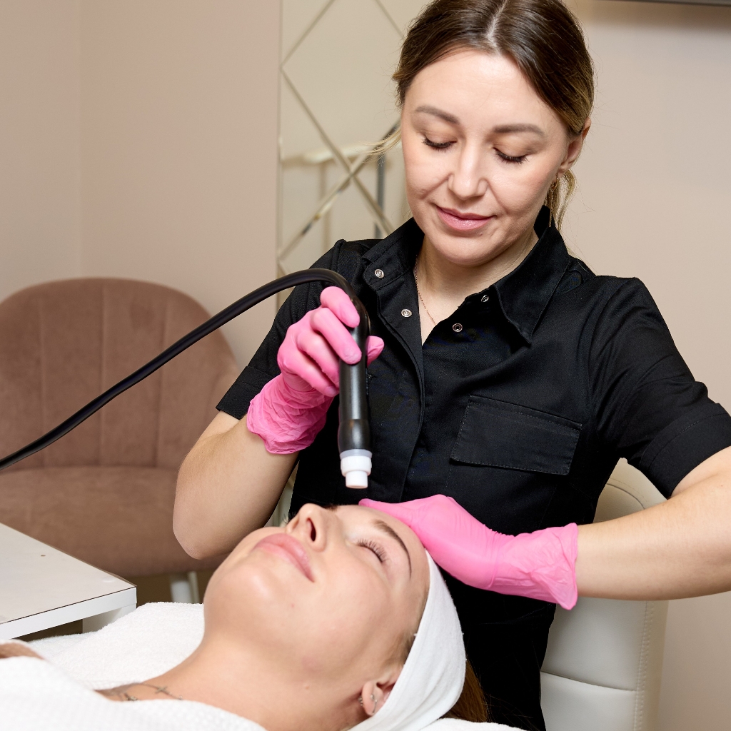 Уход для кожи лица 
"Антипигмент"