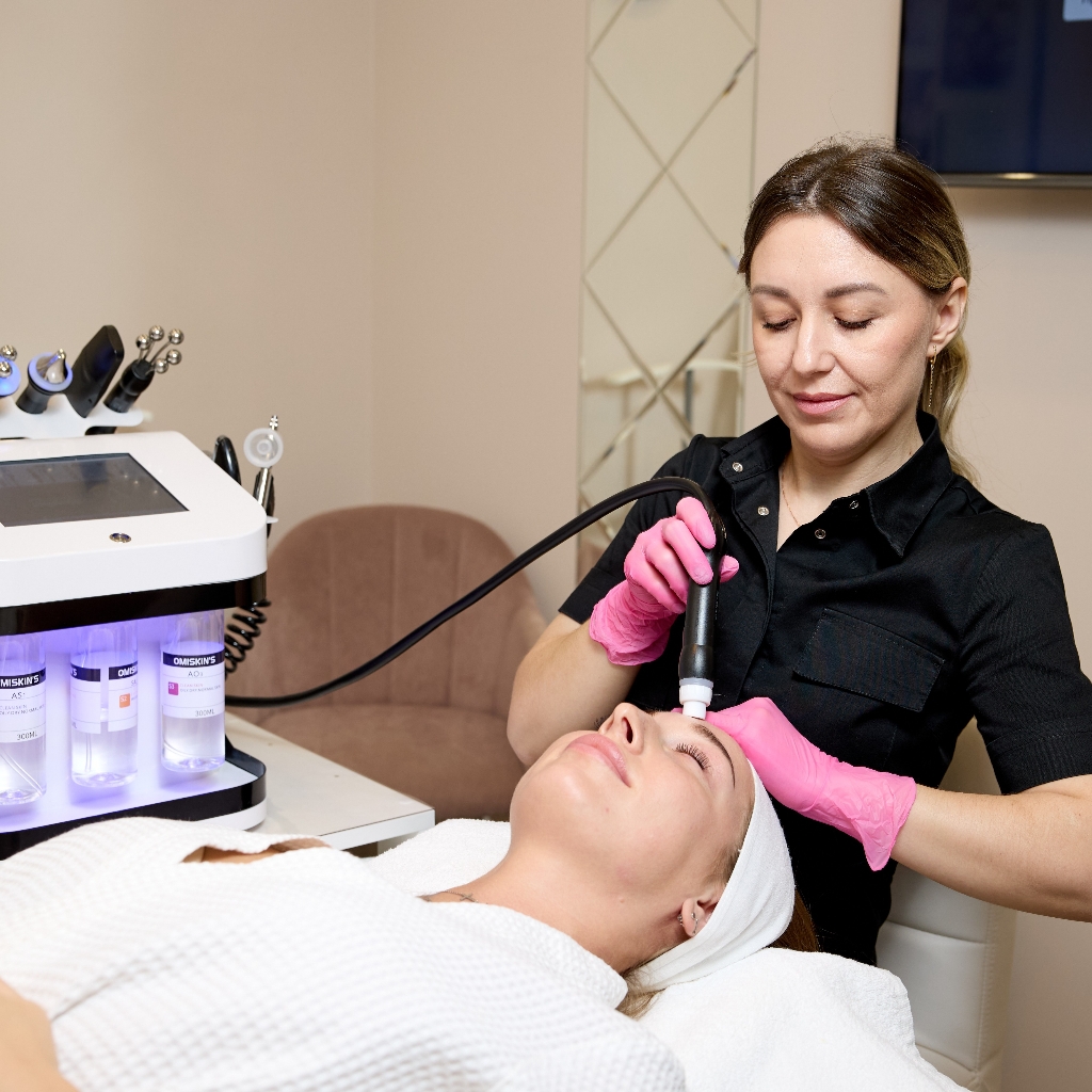 V45 Омоложение 2в1 "Миндальный+ пилинг маска с витамином С
( омоложение, осветление пигментации, антиоксидантная защита)"