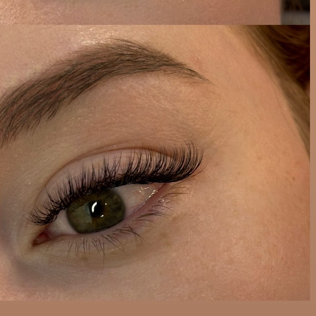 Наращивание ресниц, классика