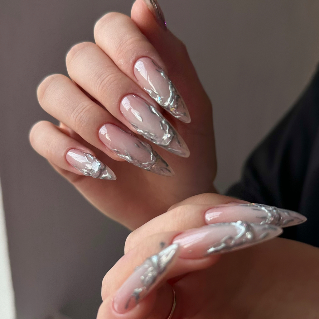 Наращивание ногтей