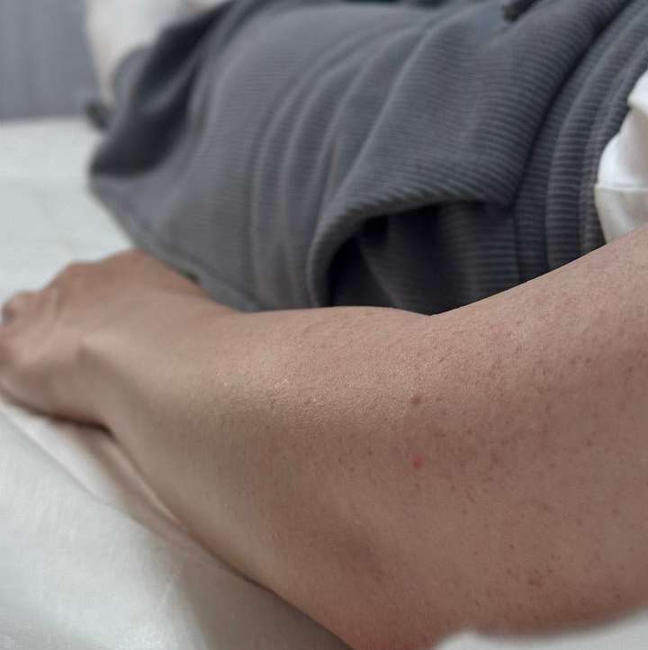 Восковая депиляция руки полностью