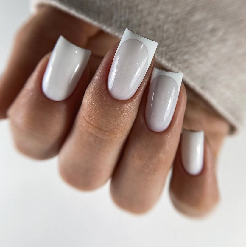 Маникюр с покрытием(снятие, покрытие гель лаком, базой, укрепление, выравнивание, достройка углов)