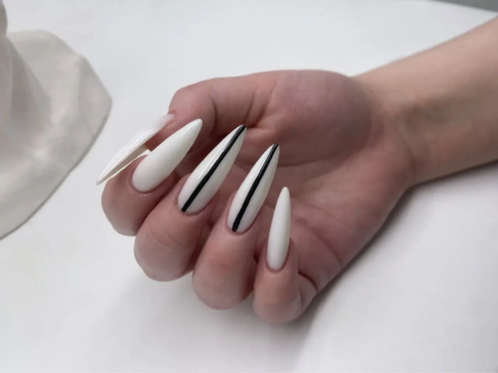 Наращивание ногтей до 2