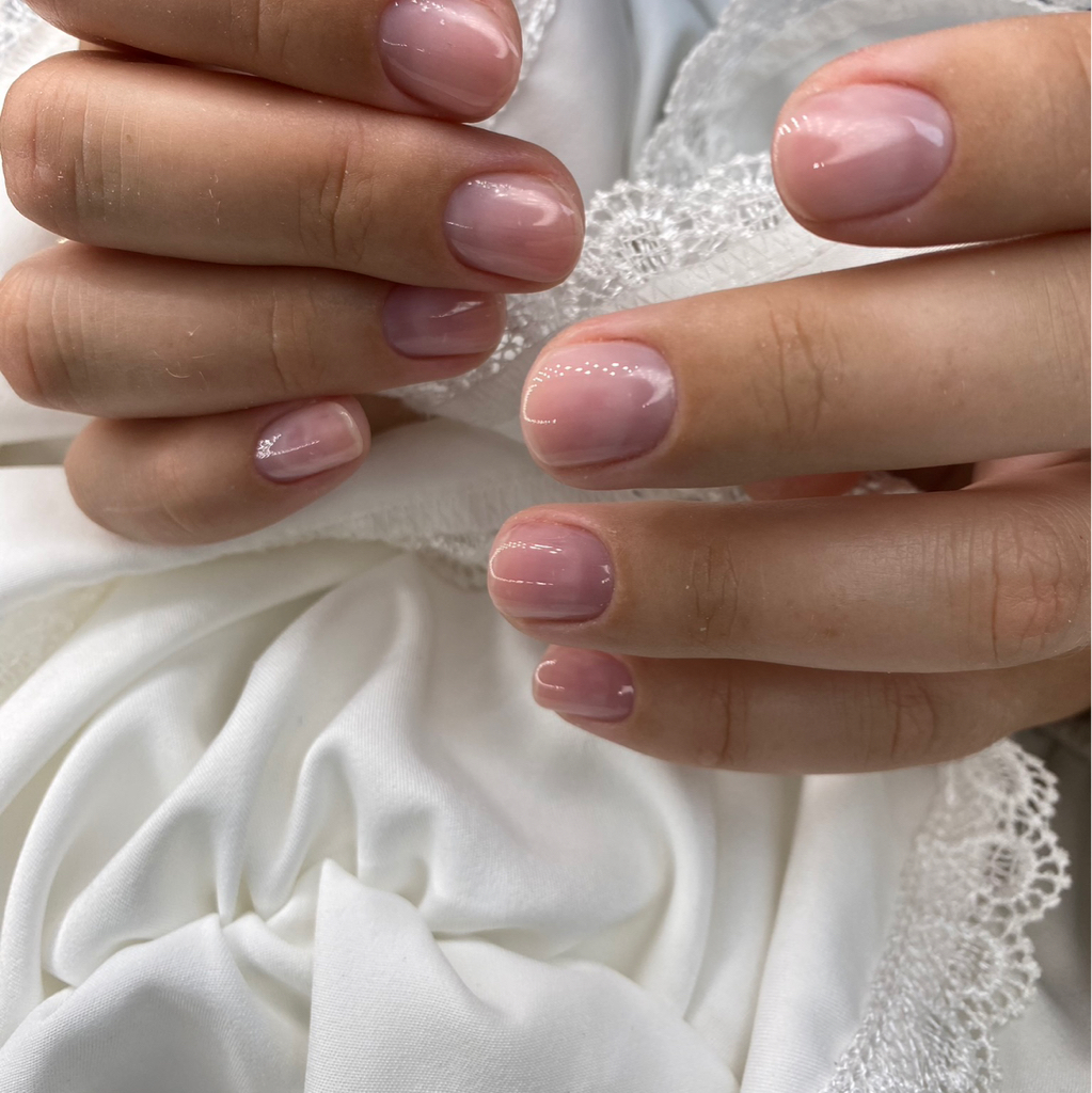 Маникюр с нюдовым покрытием на короткие ногти за час ( голые ногти).