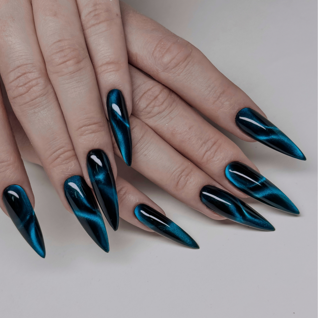 Наращивание ногтей (типсы)  Средняя длина