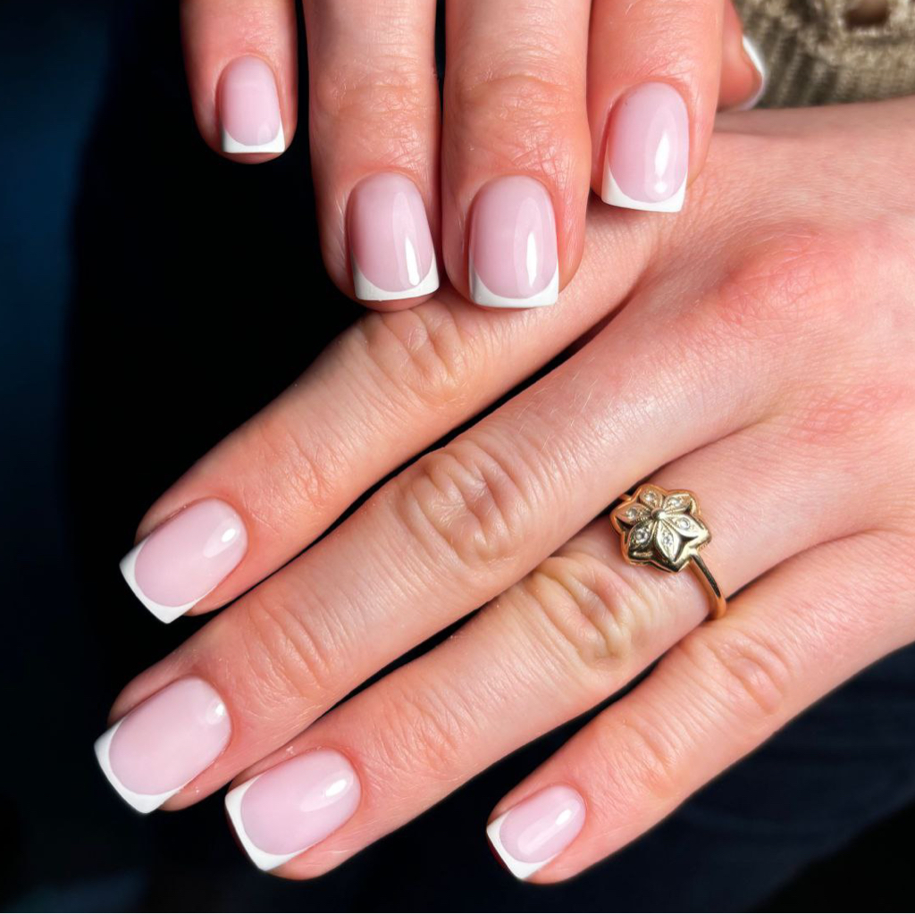 Маникюр с покрытием гель лаком + френч/лунки/втирка (топ)