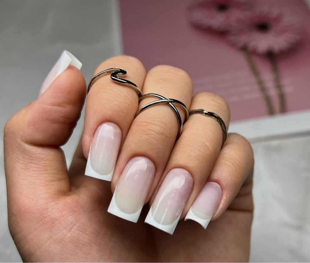 Наращивание ногтей