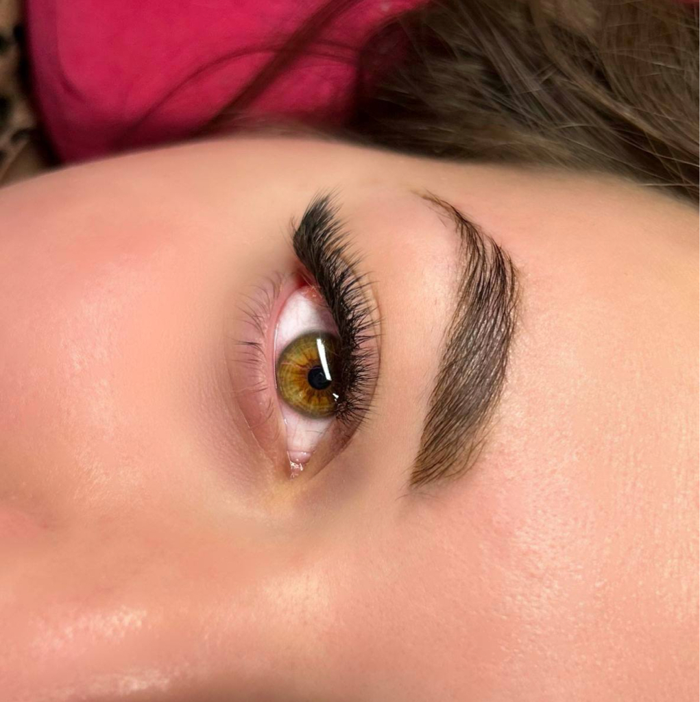 Ламинирование бровей с окрашиванием