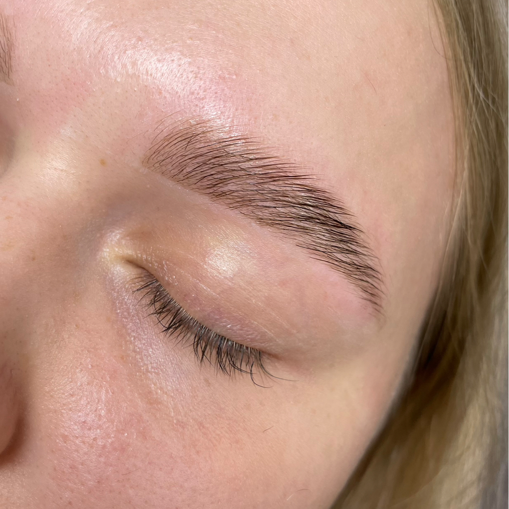 Ламинирование окрашивание коррекция  бровей