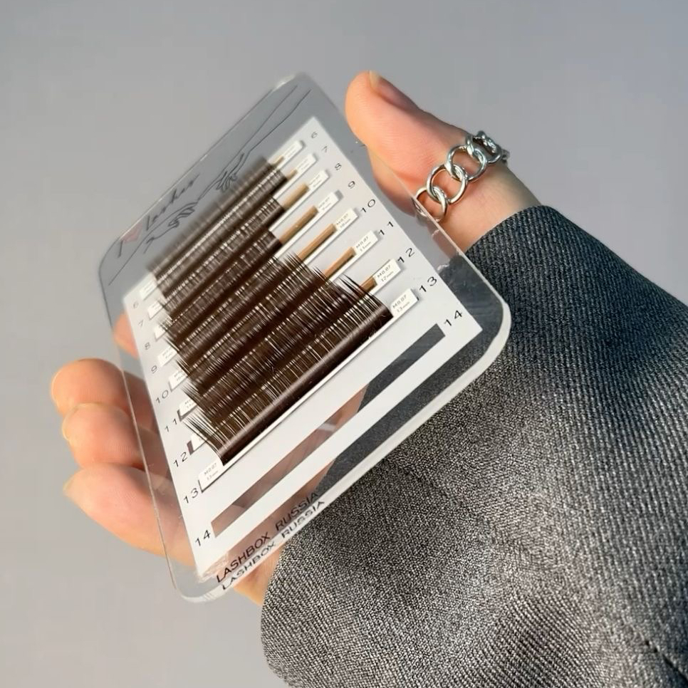 Наращивание ресниц 3D объема