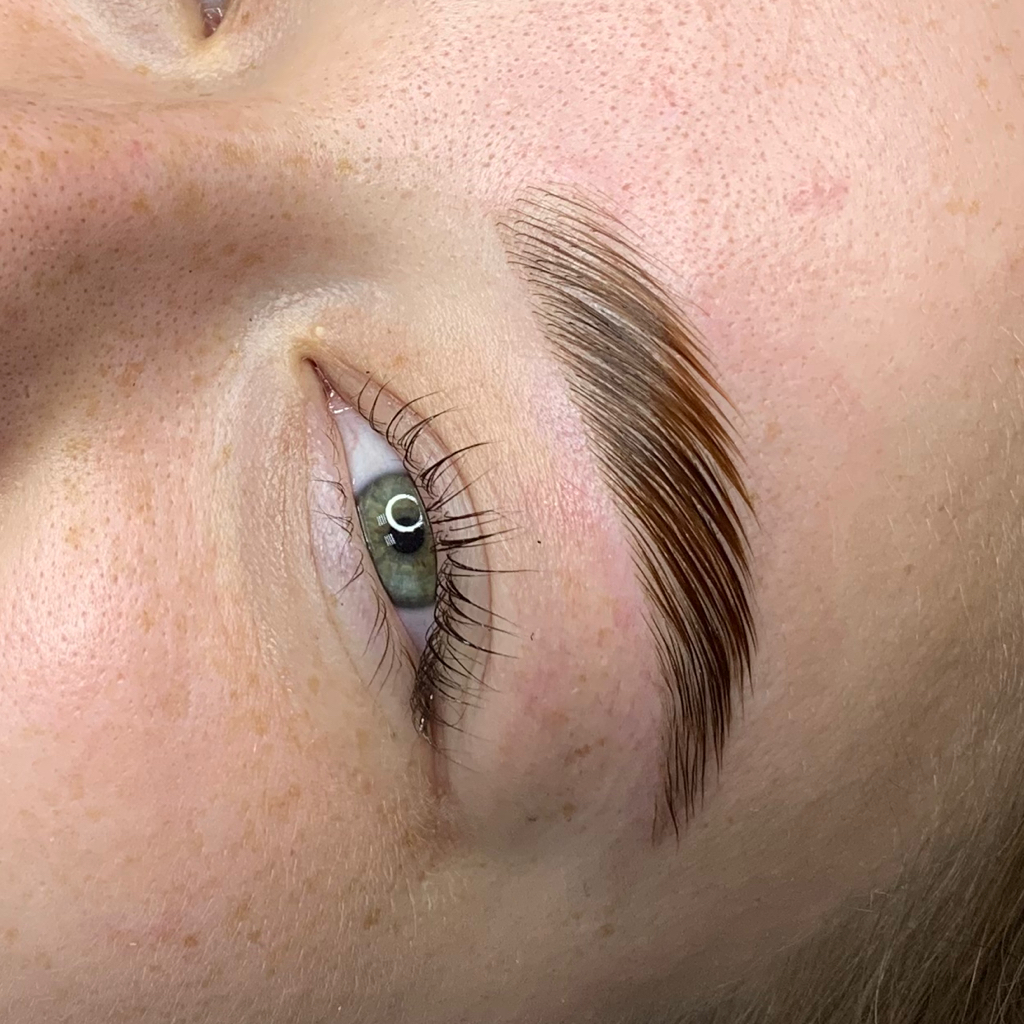 Ламинирование бровей с окрашиванием