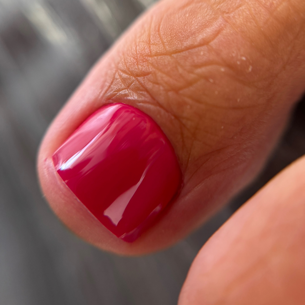 Педикюр с покрытием и обработкой стопы