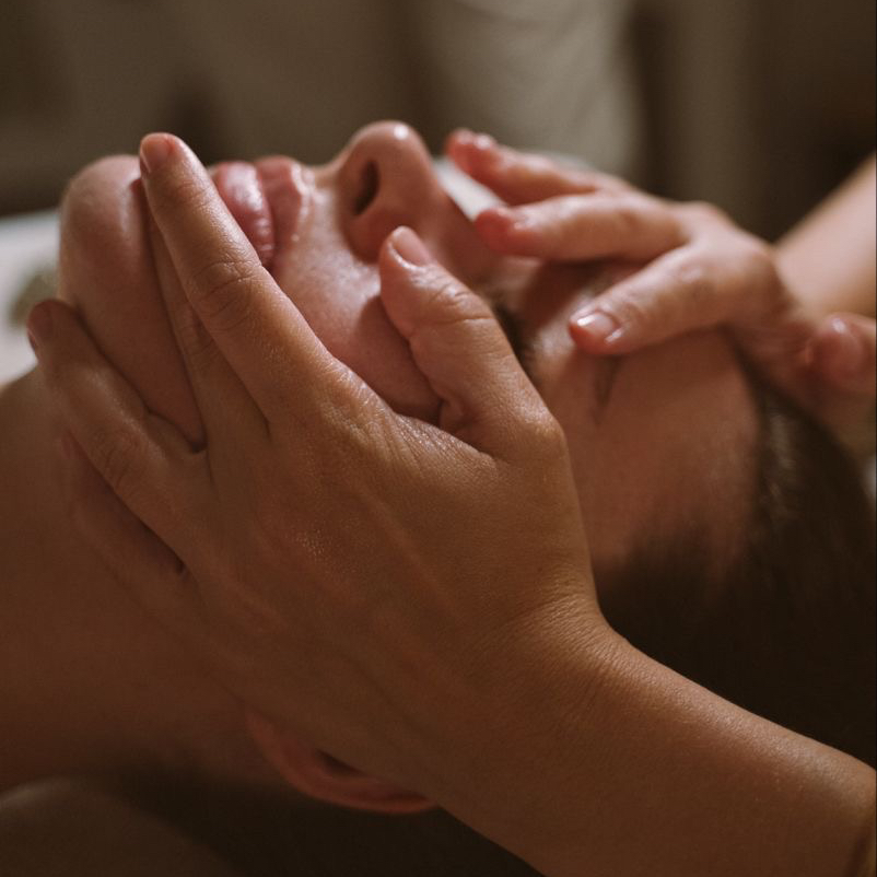 Массаж лица классический