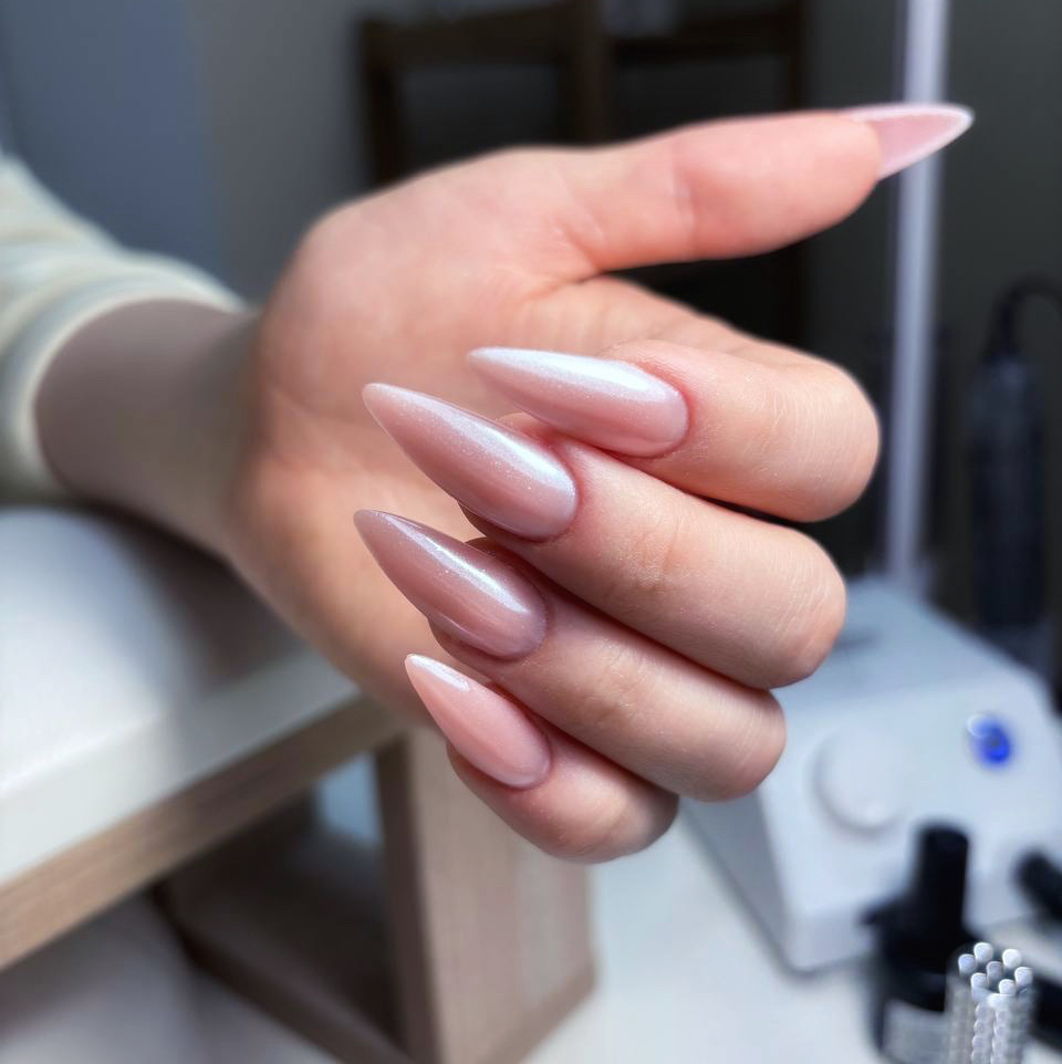 Наращивание ногтей