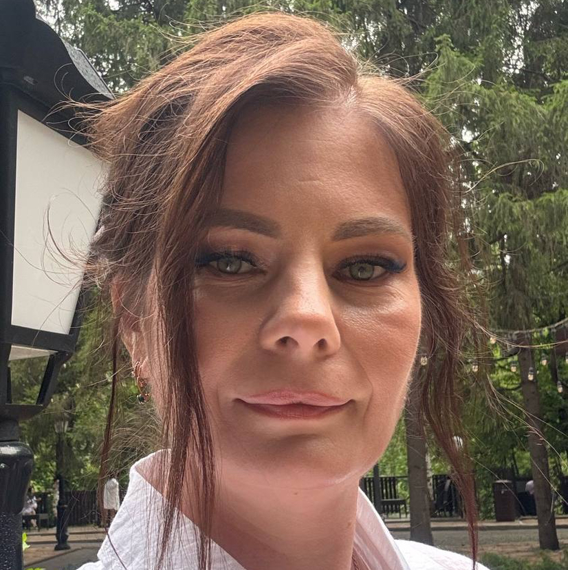 Ксения (маникюр и педикюр/подолог )