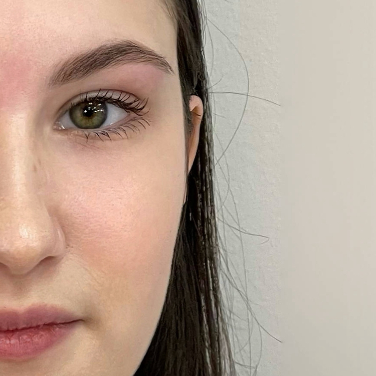 Коррекция формы бровей