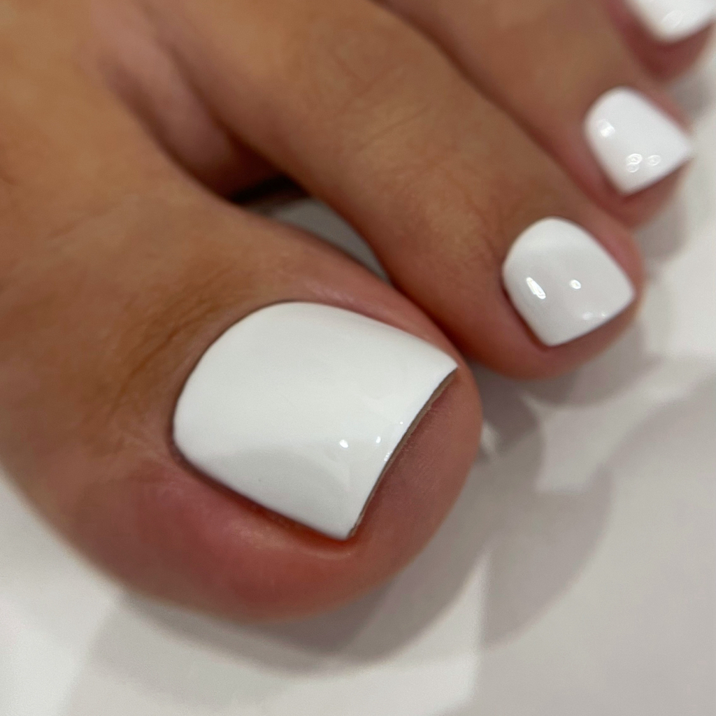 снятие гель-лака с ног