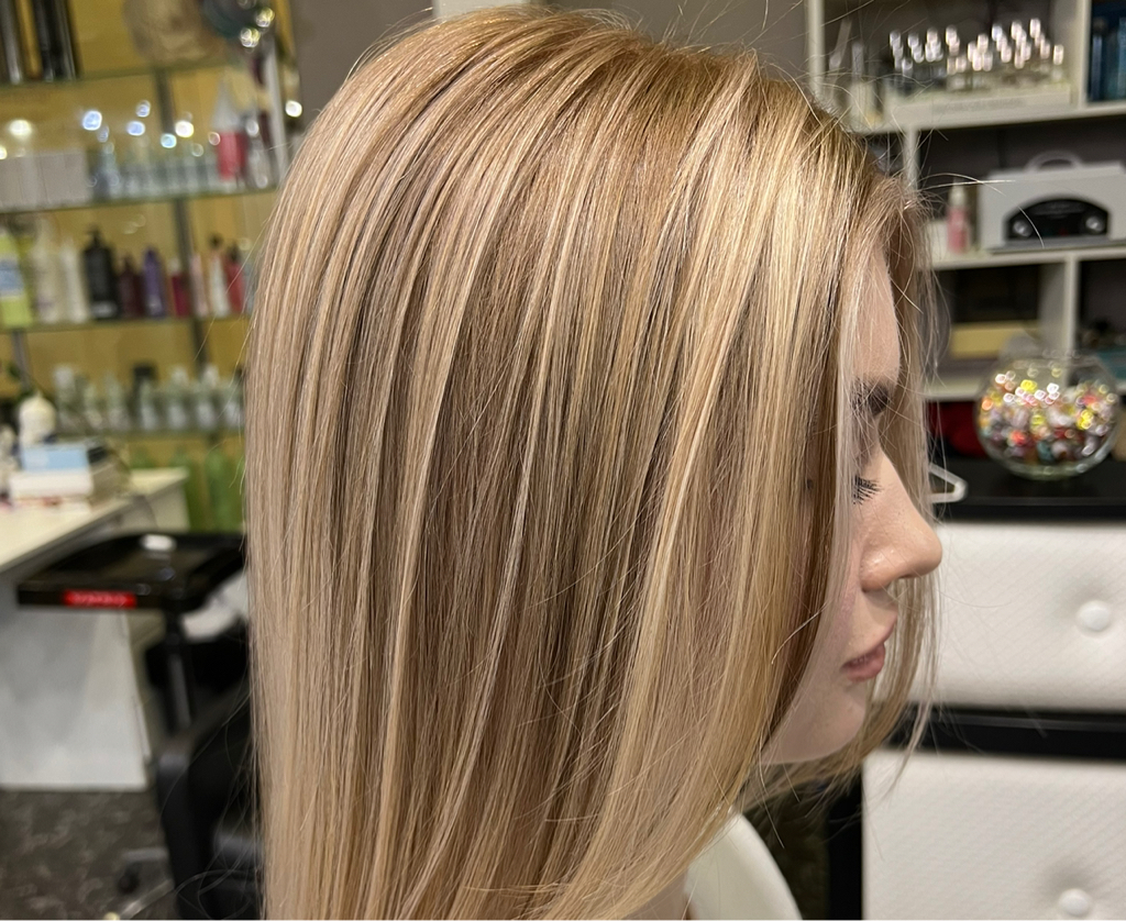 Стрижка женская (с мытьем ,с направлением)Длинные волосы