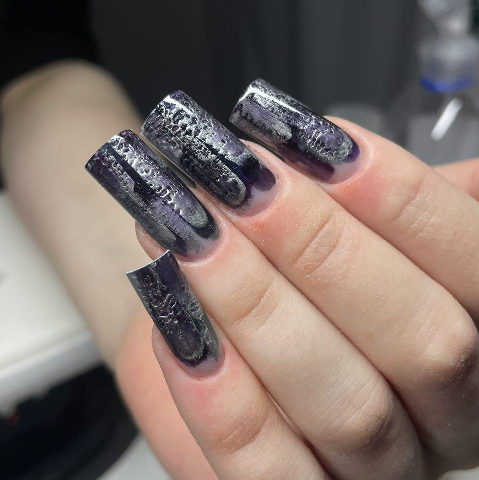 Маникюр с покрытием на средние и длинные ногти