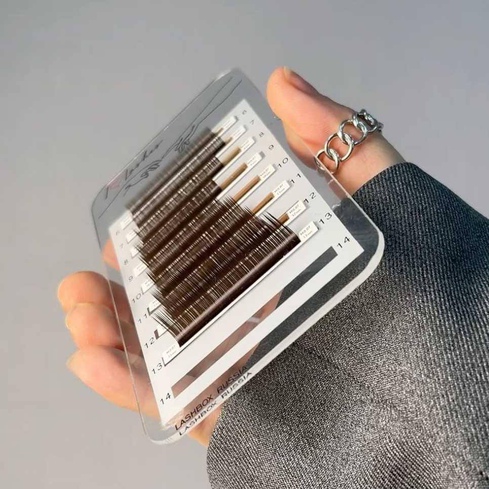 Наращивание ресниц 2.5D объёма