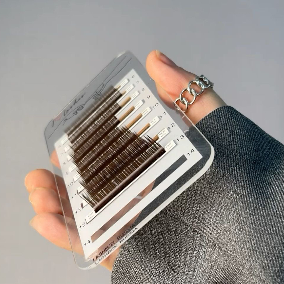 Наращивание ресниц 3D объёма