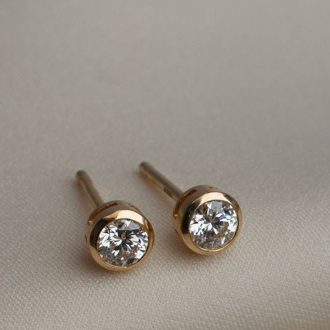 Замена серьги ( работа мастера без учета серьги )