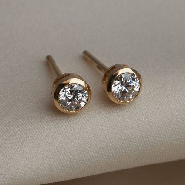 Прокол ушей / пирсинг (медицинской иглой)