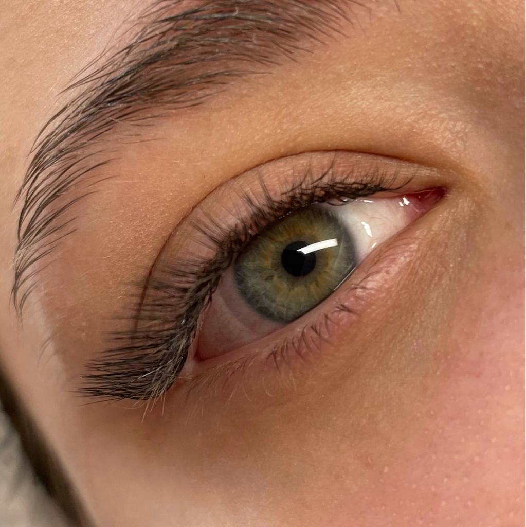 Наращивание ресниц ( 1.5 Д )