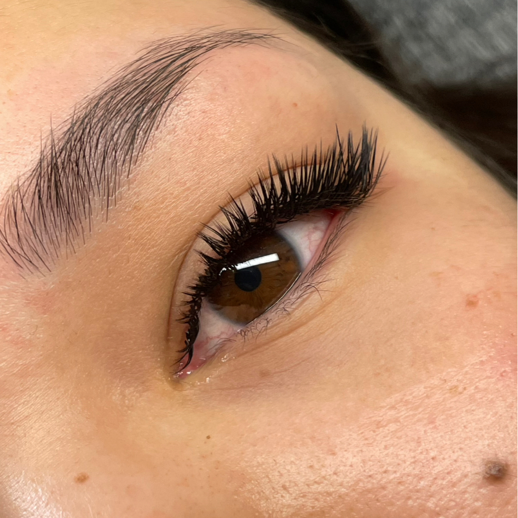 Наращивание ресниц ( 3Д )