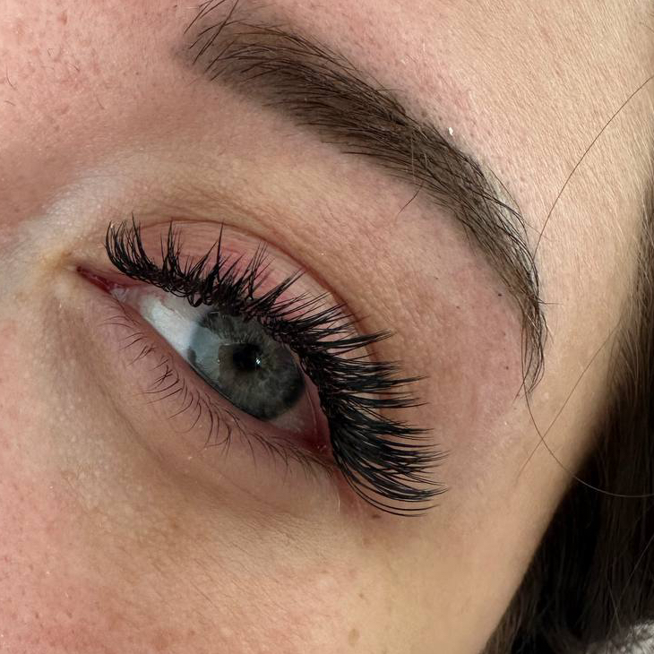 Наращивание ресниц 2D