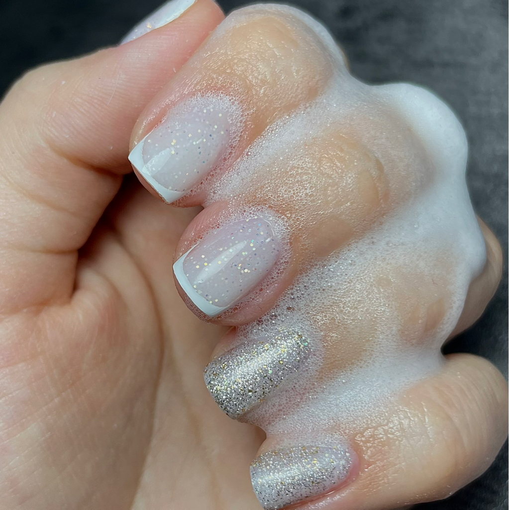 Маникюр с укреплением камуфлирующим гелем