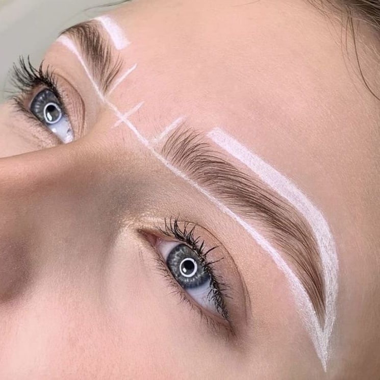 Оформление бровей (коррекция + окрашивание)