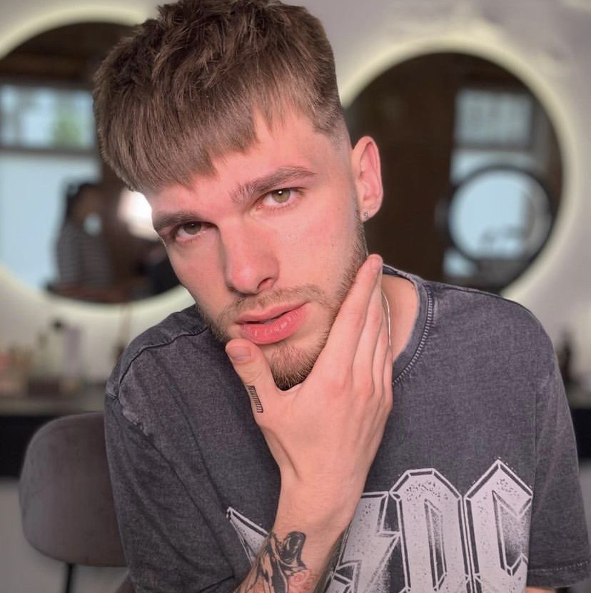 Мужская коррекция бровей