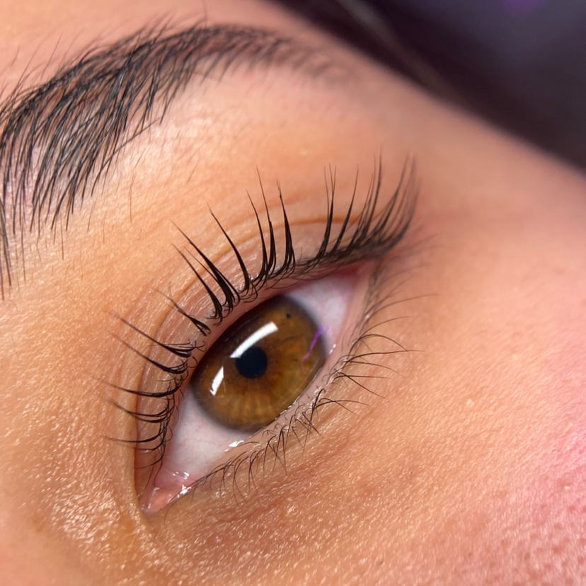 Ламинирование ресниц + окрашивание + уход