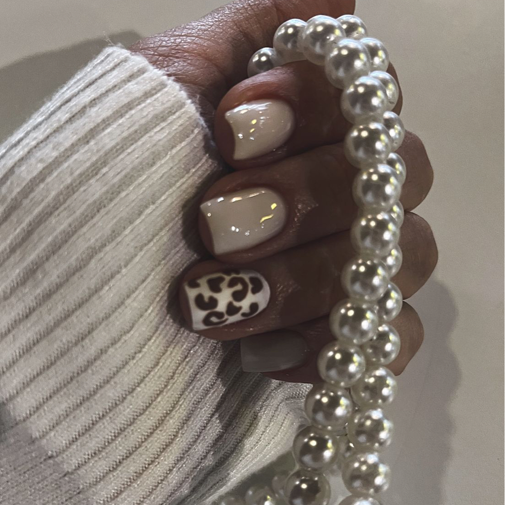 Маникюр с покрытием гель-лак