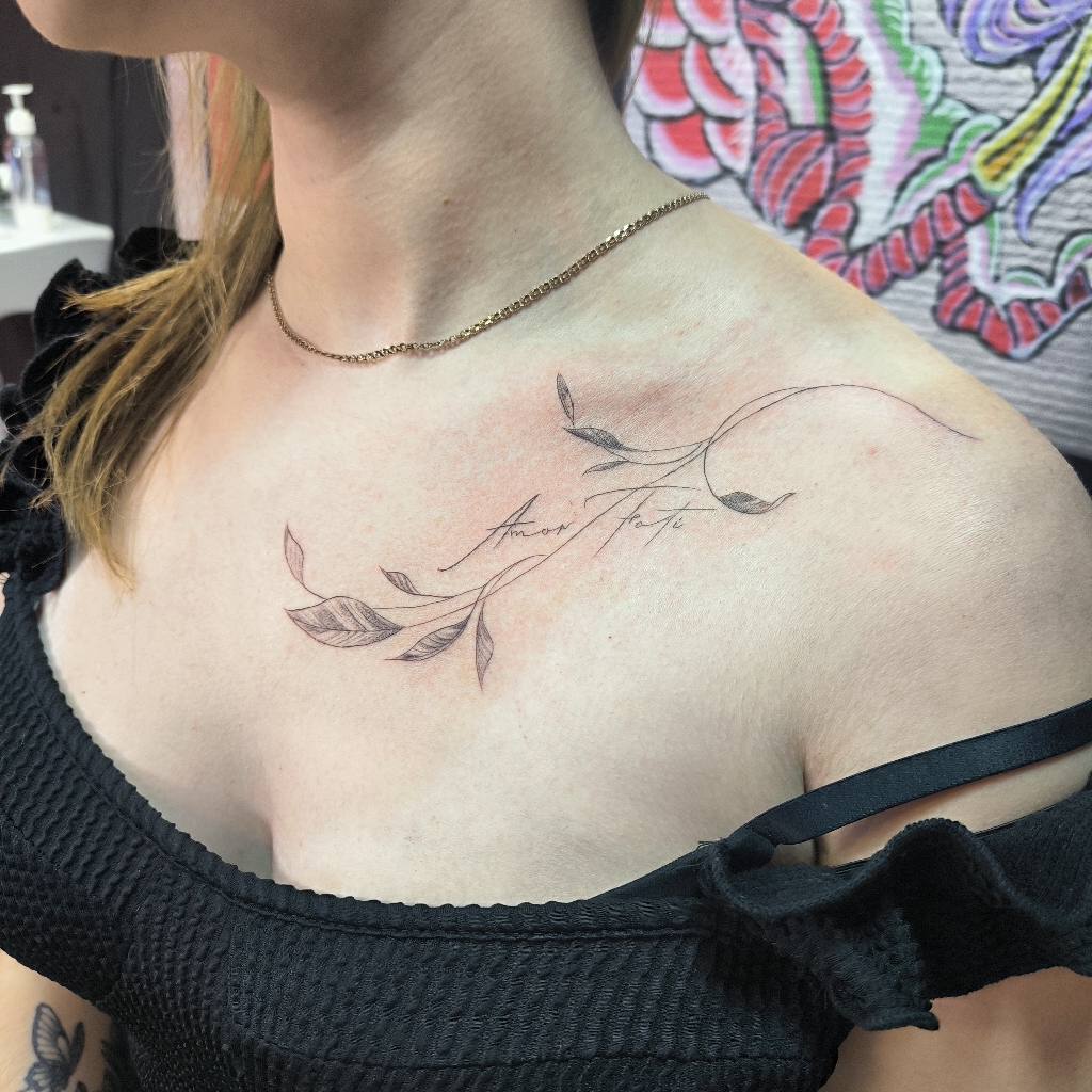 Среднеразмерное тату