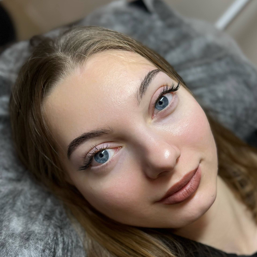 Наращивание ресниц классика