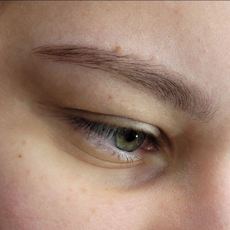 Коррекция бровей без окрашивания