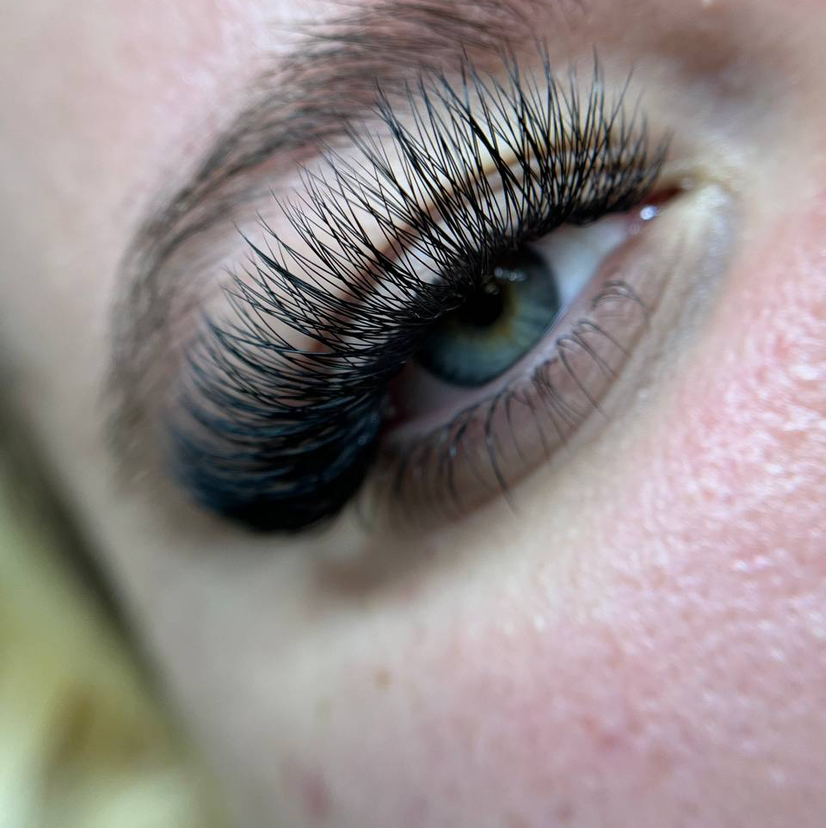 Наращивание нижних ресниц