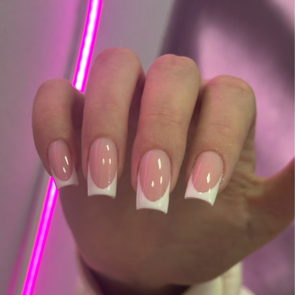 Маникюр с укреплением гелем