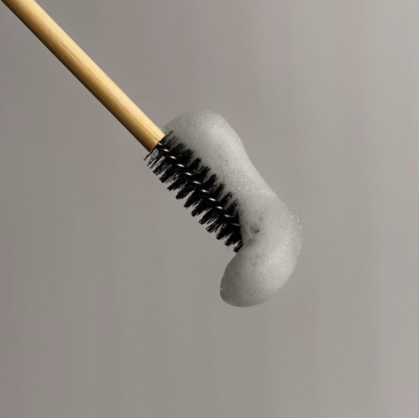 Снятие наращенных ресниц